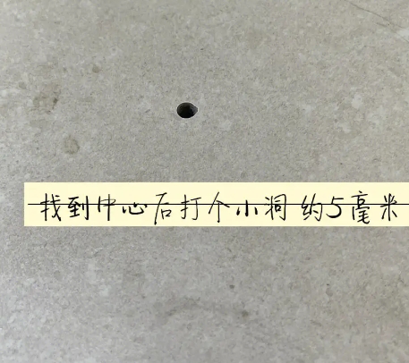 自流井瓷砖空鼓维修公司专业解答在瓷砖铺贴过程中，如果砂料搅拌不均匀，将会带来以下问题